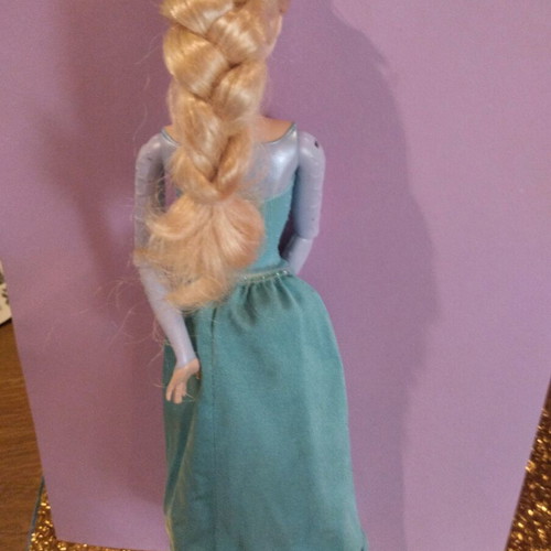 Frozen Ice Skating Elsa doll used
