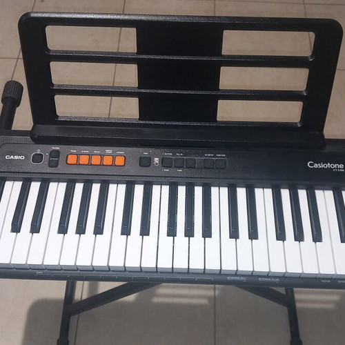 Casio keyboard with stand new