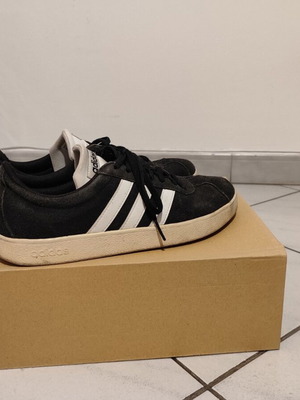 Adidas sneakers women's size 39.5 used, black and white