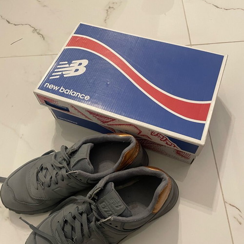 New Balance athletic shoes used, gray, size 40