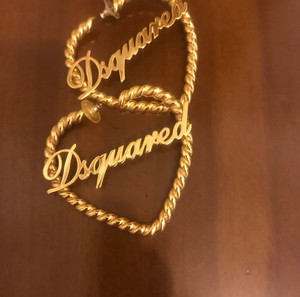 Dsquared, Σκουλαρίκια, made in Italy. Μεγάλοι κρίκοι σε σχήμα καρδιάς!