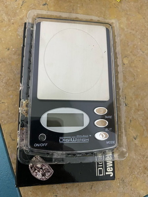 Precision scale like new