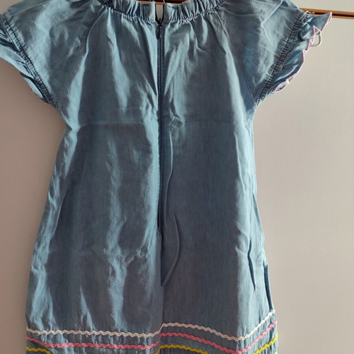 Girl's dress used, size 110 cm, age 4-5 years, slight sleeve discoloration