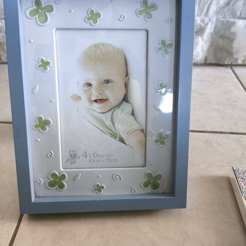 Photo frame for 10x15 photos, size 17x22, like new