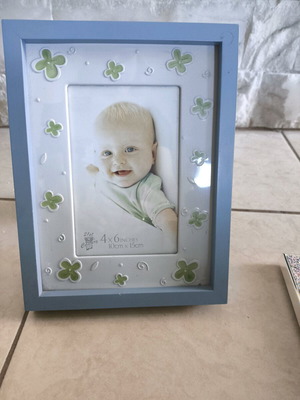 Photo frame for 10x15 photos, size 17x22, like new