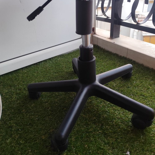 Office chair swivel used with breathable fabric