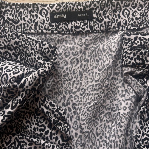 Sinsay Animal Print Skirt size L like new, black and white