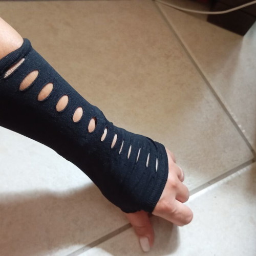 Elastic gloves like new, black, for rock style