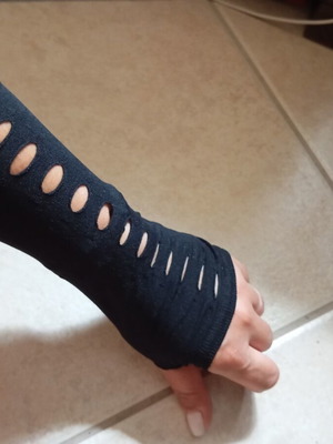 Elastic gloves like new, black, for rock style