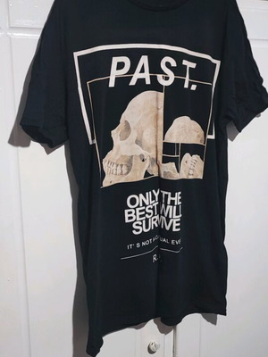 Bershka T-shirt size M like new, black