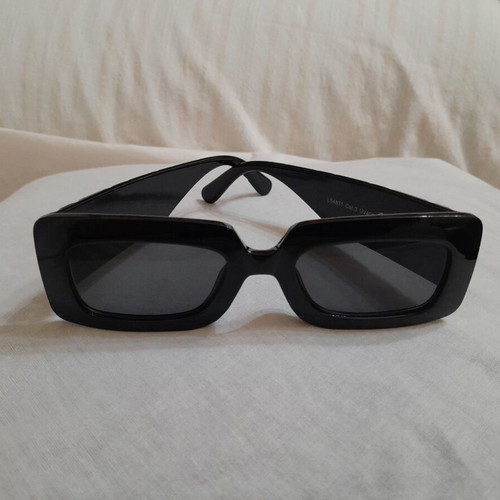 LS 4831 Women's Sunglasses like new, black, UV 400 protection