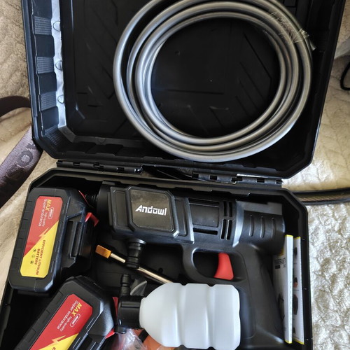 Wireless Water Pressure Washer for Car Cleaning with Two Batteries and Charger