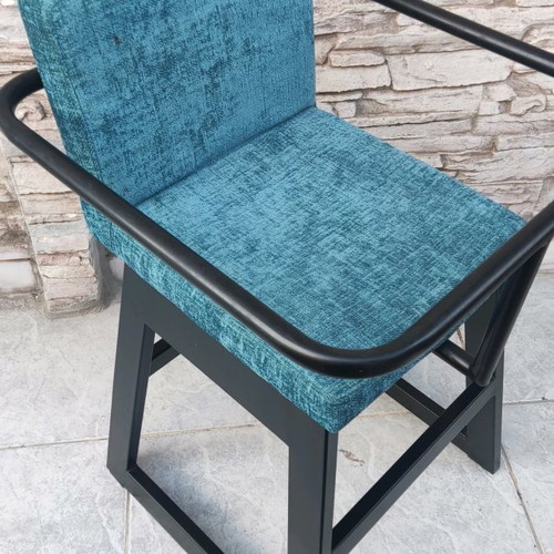Children's bar stool used