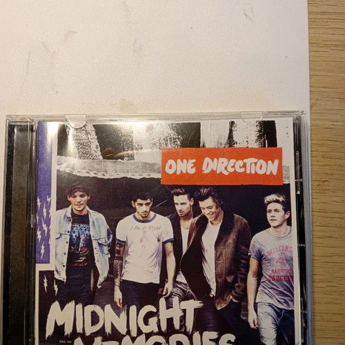 Midnight Memories CD slightly used, pop