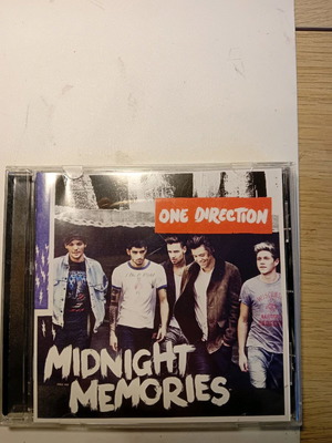 Midnight Memories CD slightly used, pop