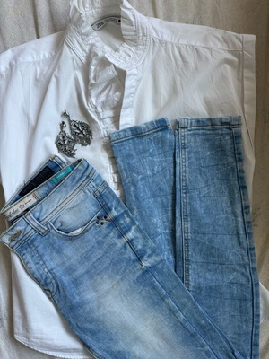 Zara jeans used, fitted, size XXS