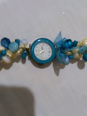 Wristwatch bracelet used handmade with beads