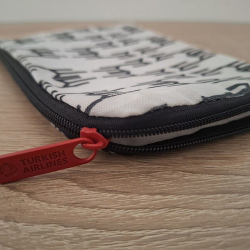Wallet like new, black and white