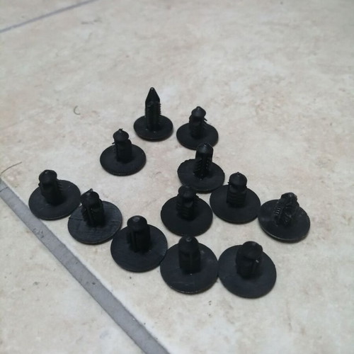 Plastic car clips new, pack of 12, 2cm head diameter