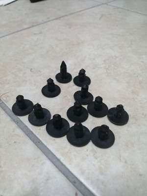 Plastic car clips new, pack of 12, 2cm head diameter