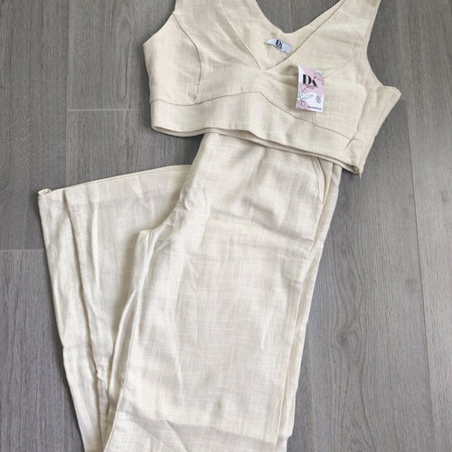 DK beige set with crop top and pants new