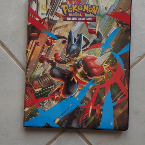 Pokémon binder pack 252 slots, like new