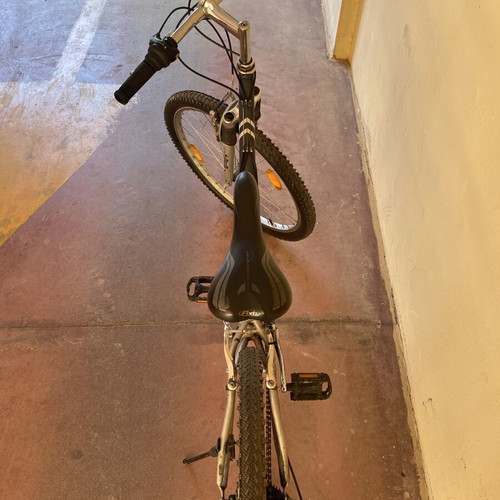 Outdoor Extreme 26” Mountain Bike used with dual suspension