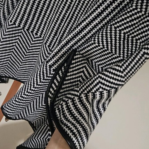 Overcoat cape winter like new, black and white