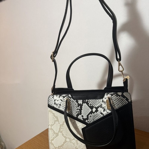 Snake Print Shoulder Handbag new, black and white
