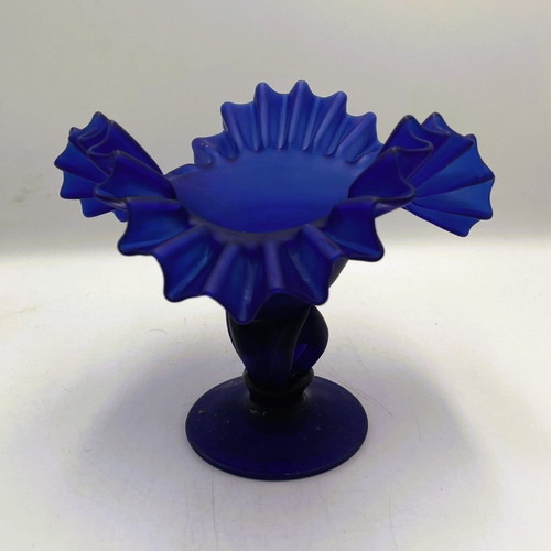 Vintage Handmade Art Glass Bowl Cobalt Blue with Ruffled Edge like new