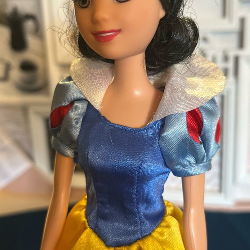 Snow White and the 7 Dwarfs set used, Disney Mattel