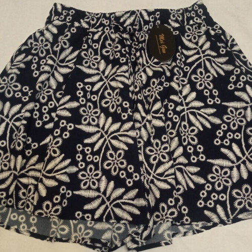 Wide shorts like a skirt new, size M 38 10
