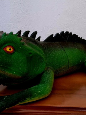 Игвана играчка като нова