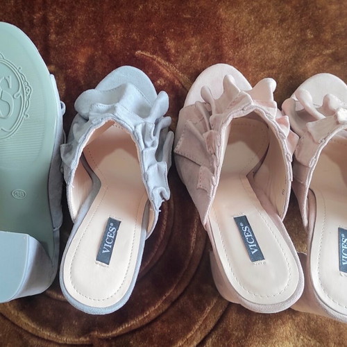 Slippers pack of two, grey and salmon, sizes 38 and 39, like new