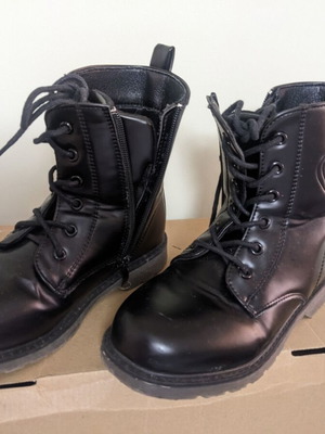 Girls' leather boots used, size 34, black