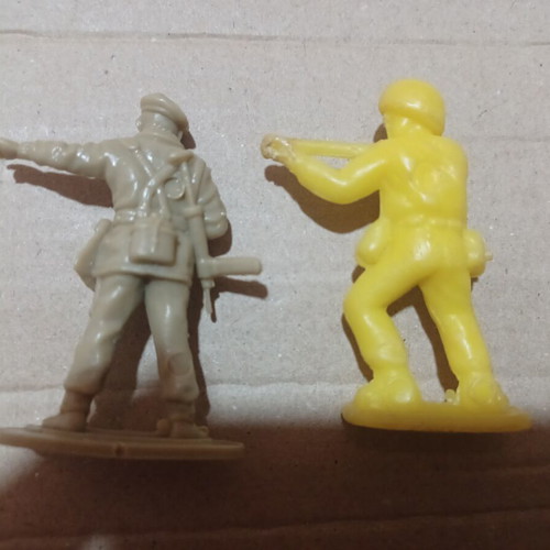Vintage plastic military figures used, set of 2