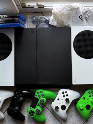 Xbox Series S και PlayStation 4 Jailbroken (Goldhen) σαν καινούργια με χειριστήρια και παιχνίδια