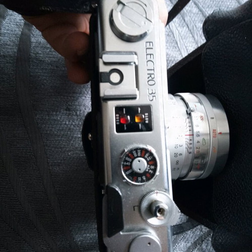 YASHICA Electro 35 vintage camera used with broken glass