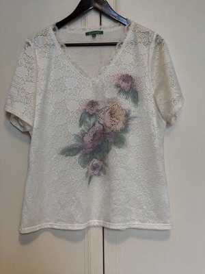 Leonard's women's floral blouse 2XL like new, beige