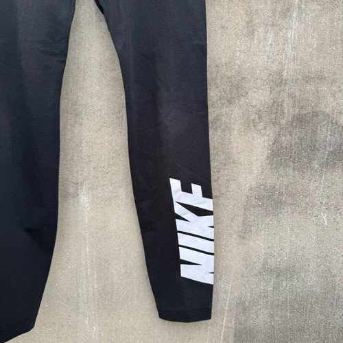 Nike legging used, size S-M, black and white