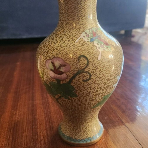 Cloisonné vase like new