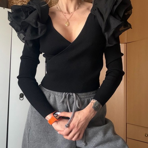 Blouse size M black like new