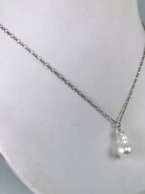 Handmade necklace with authentic Australian South Sea Baroque Pearl and silver 925 chain