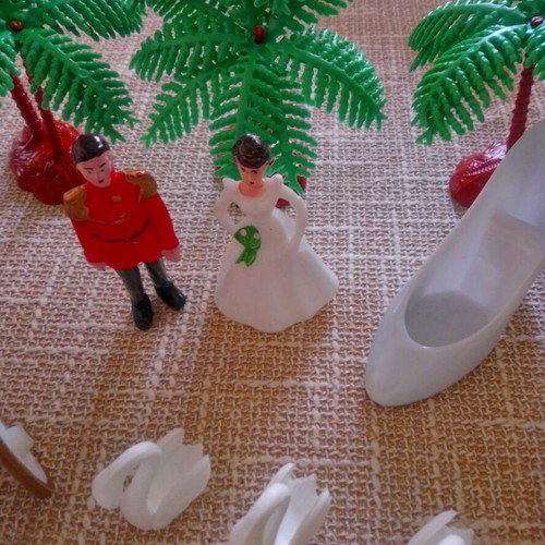 Vintage Kardasis Cake Decoration Set with Cinderella Carriage, Palms, and Mushrooms used