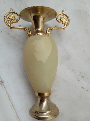 Marble table decoration like new with golden details
