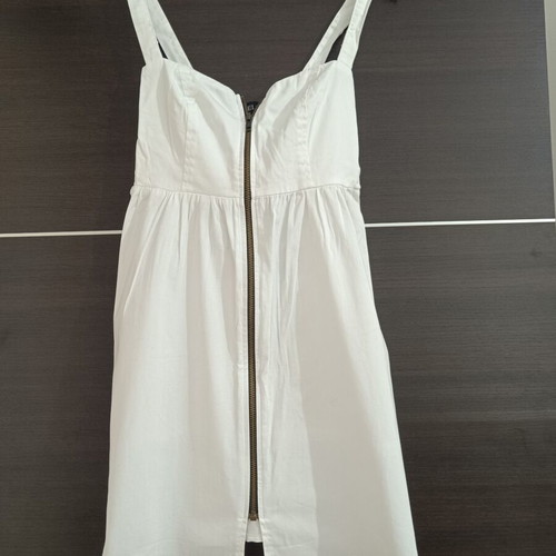 Anel white dress like new with zipper and back smocking