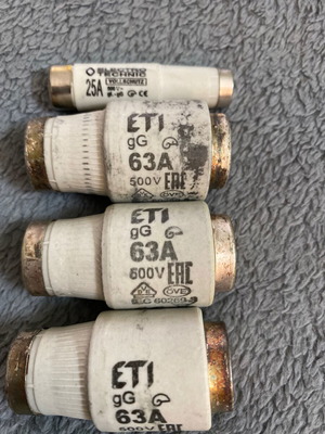 Ασφάλειες Τήξεως Μεταχειρισμένες, Πακέτο 4, 63Α-25Α Λειτουργικές