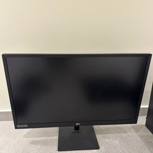 Gaming Pc σαν καινούργιο με οθόνη LG 27", πληκτρολόγιο και αξεσουάρ Razer
