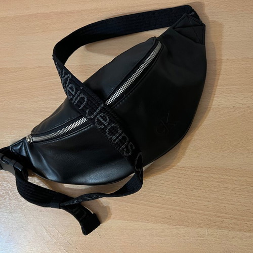 Calvin Klein Banana Bag like new, black