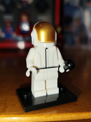 Guy-Manuel (Daft Punk Grammys) Lego figure like new with stand and microphone